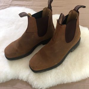 Blundstone boots brown